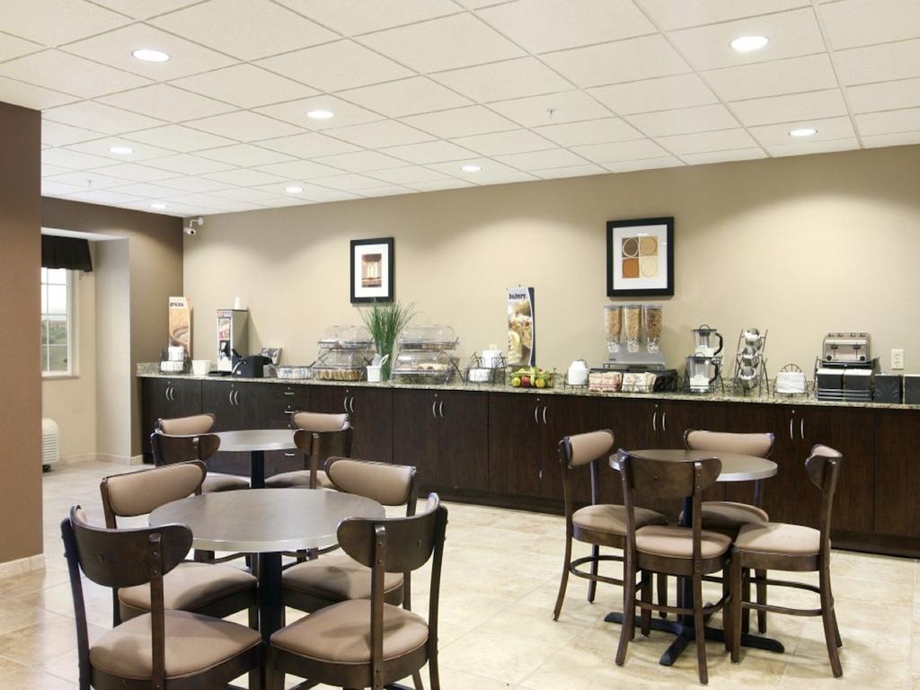 Microtel Inn & Suites Mansfield Pa Restoran gambar